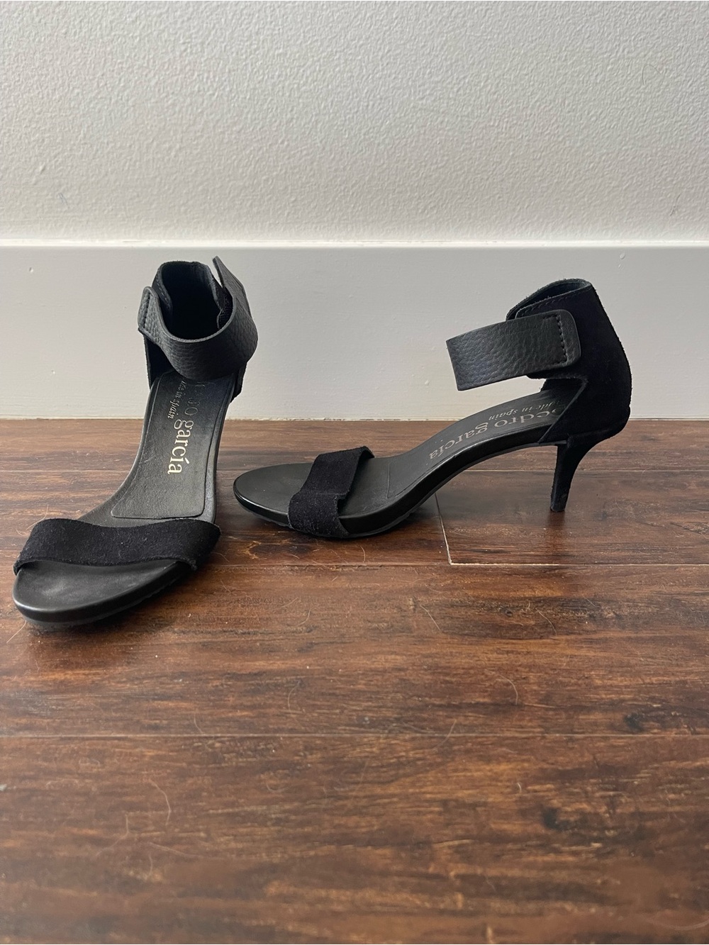 Pedro García Black Suede Ankle Cuff Sandals EU 37.5